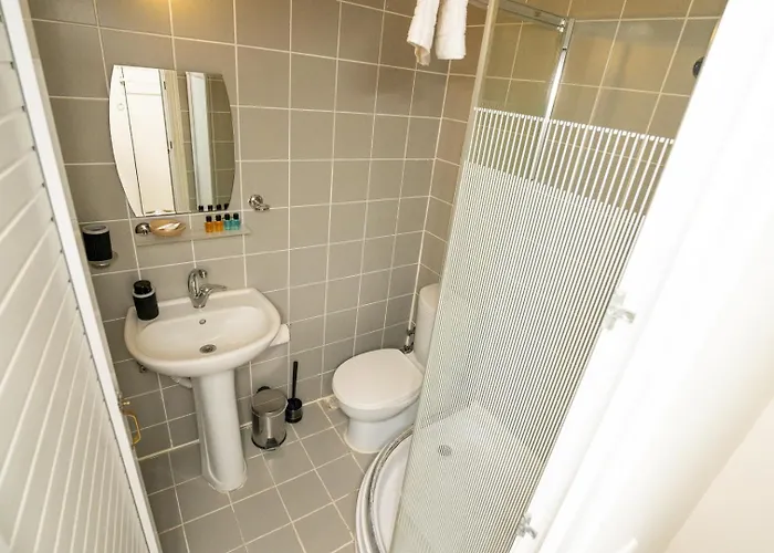 Отель Munch House Кешме