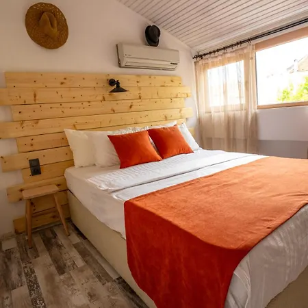 Munch House * Alacati